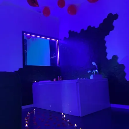 Loveroom : Avec Jacuzzi Privatif Апартаменты Сен-Дени