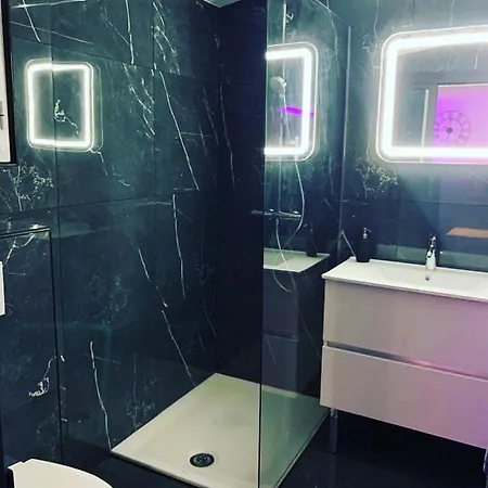 Loveroom : Avec Jacuzzi Privatif Апартаменты *