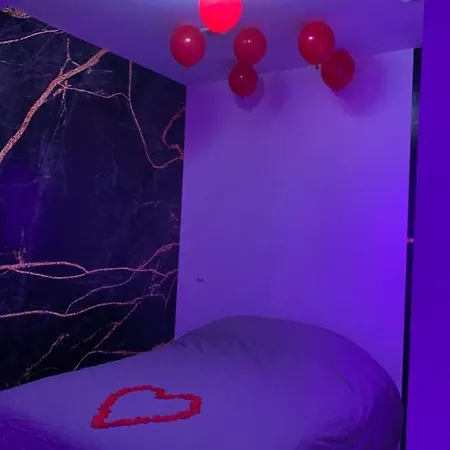Loveroom : Avec Jacuzzi Privatif * Сен-Дени